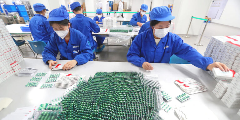 中國藥物臨床試驗數超美國，FDA前局長憂：未來或所有藥都中國製